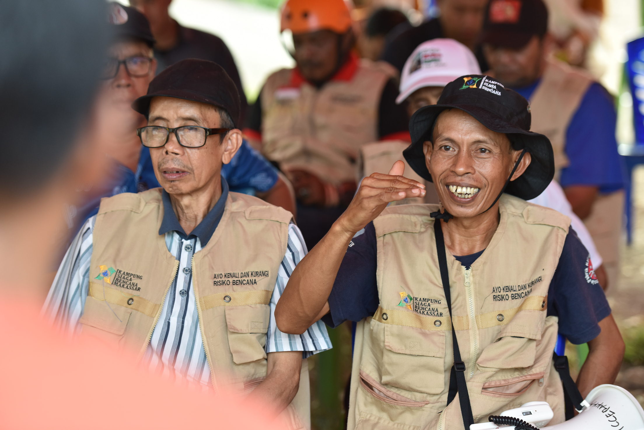Community volunteers join a flood simulation under the YCWS CLEAR program in Makassar. Dok/YCWS.