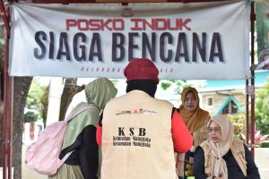 The KSB Team in Manggala Urban Village coordinates at the Disaster Preparedness Command Post, strengthening community preparedness and enabling early action before floods. Dok/YCWS.