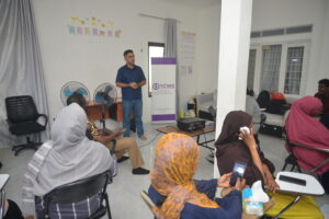 YCWS facilitated a GBV information session for parents and staff at the RTP Learning Center, covering gender stereotypes, GBV prevention, and community response (16/10/2025). Dok/YCWS.